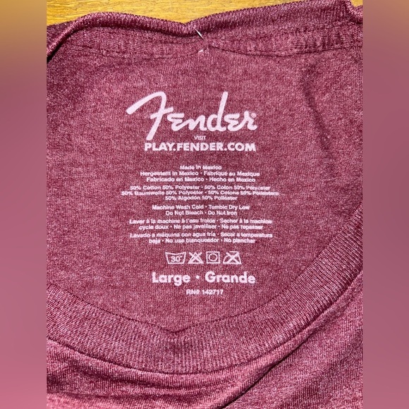 FENDER Burgundy T-shirt with White California Bear Graphic Fender Logo Unisex - Picture 3 of 7